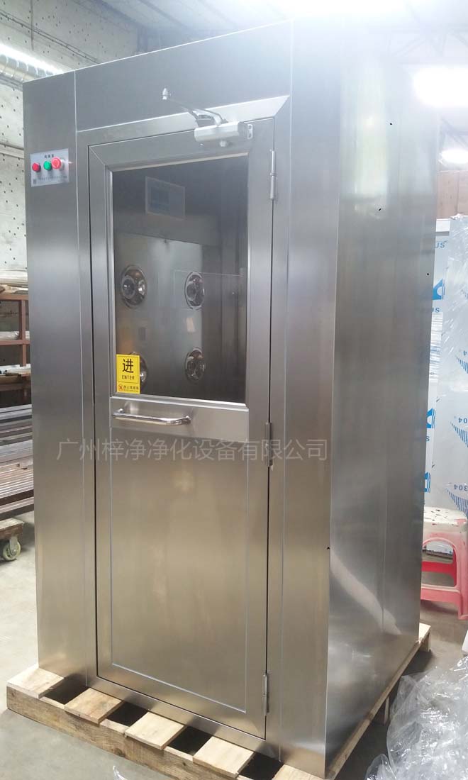 風淋室的安裝位置和角度不準確，會影響風淋效果和設備的使用壽命。