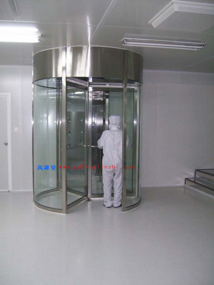 風淋室是醫(yī)療設備生產車間中不可或缺的潔凈設備